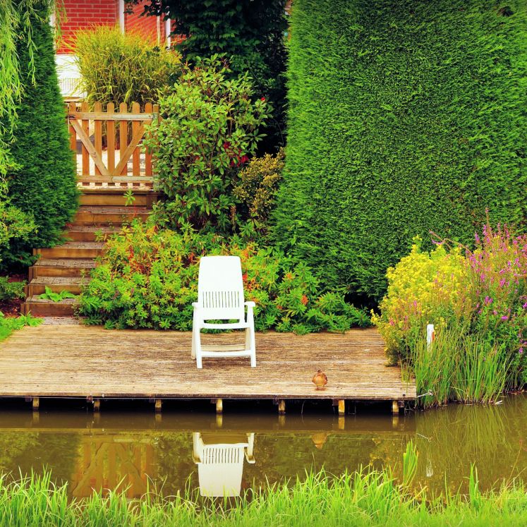 Sitzplatz am Wasser - Gollner GmbH - Dachdeckerei, Spenglerei, Garten- und Landschaftsgestalter