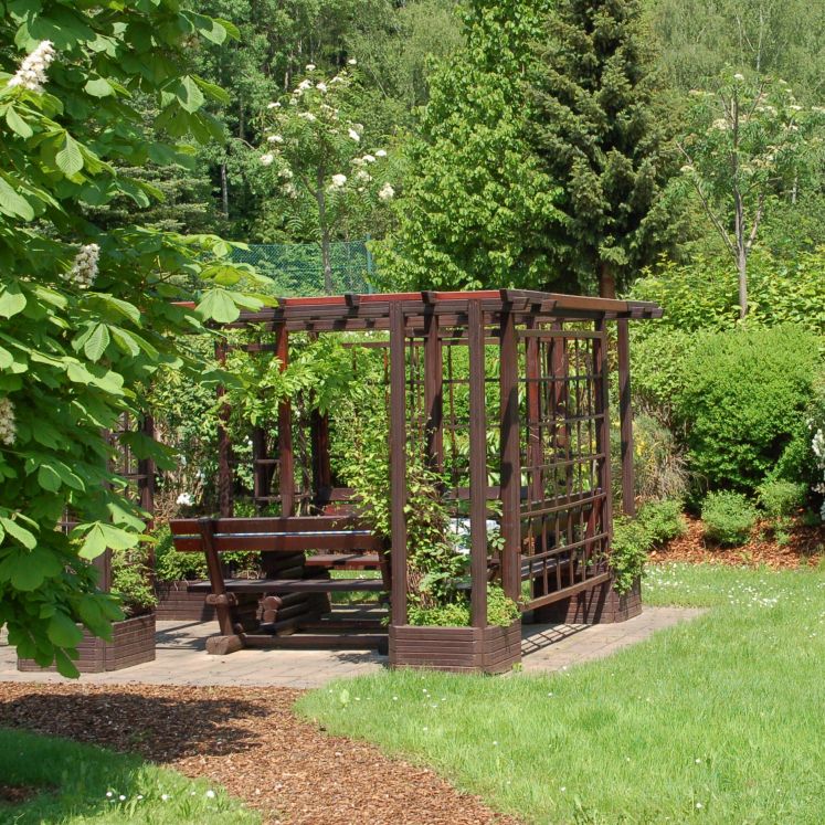 Sitzplatz Garten Gollner GmbH - Dachdeckerei, Spenglerei, Garten- und Landschaftsgestalter